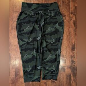 Old Navy Active Camouflage Jogger Pants